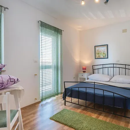 Apartment Amazing In With Wifi Pula