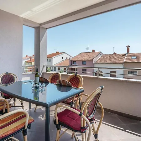 Amazing In With Wifi Apartment Pula