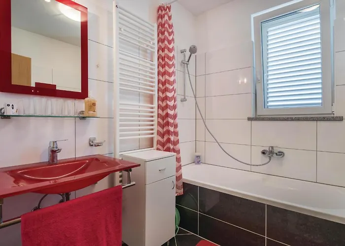 Amazing In With Wifi דירה