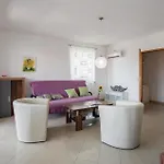 Апартаменты Amazing In With Wifi
